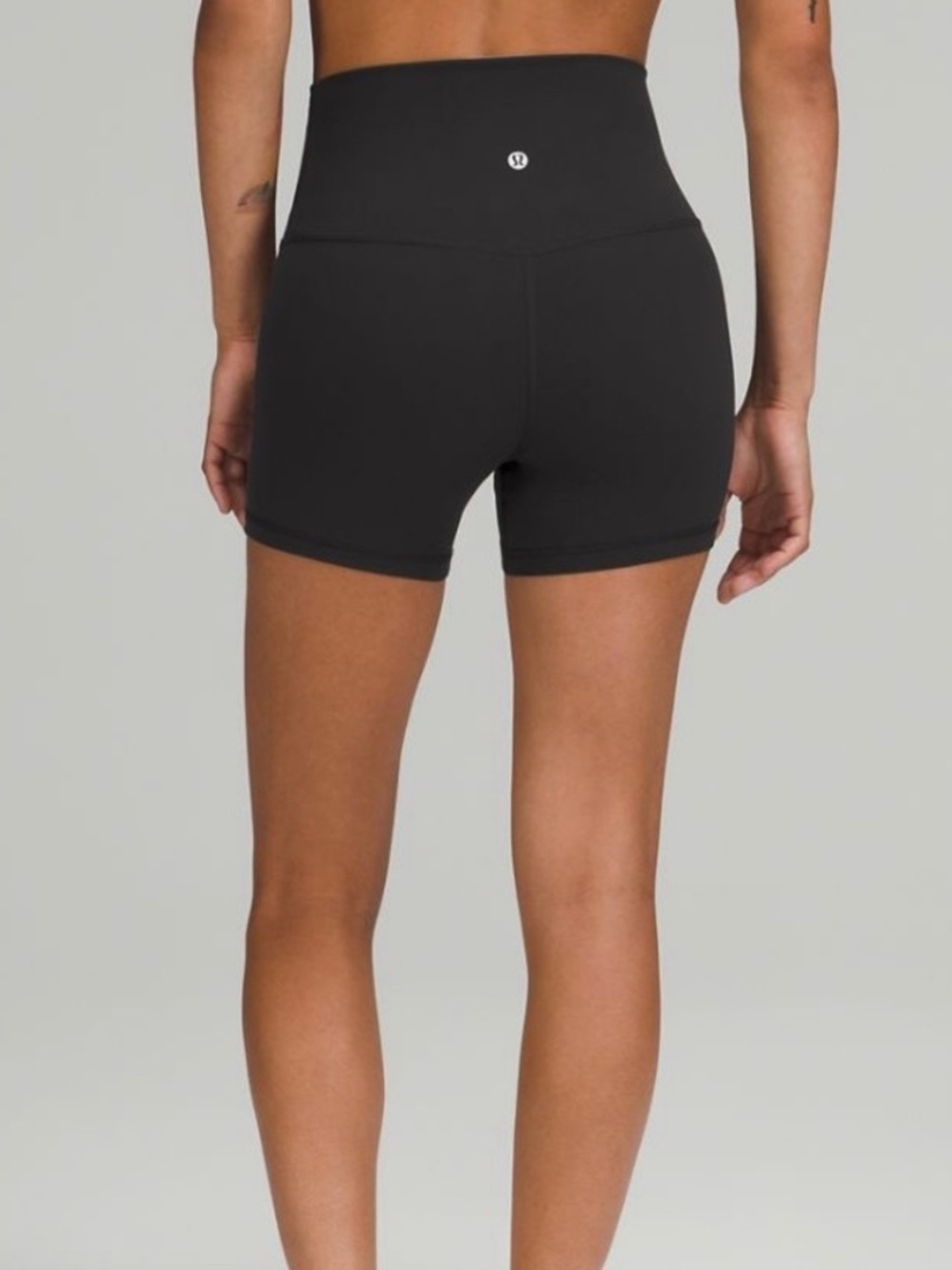 Lululemon High-Rise Align Short 4” black